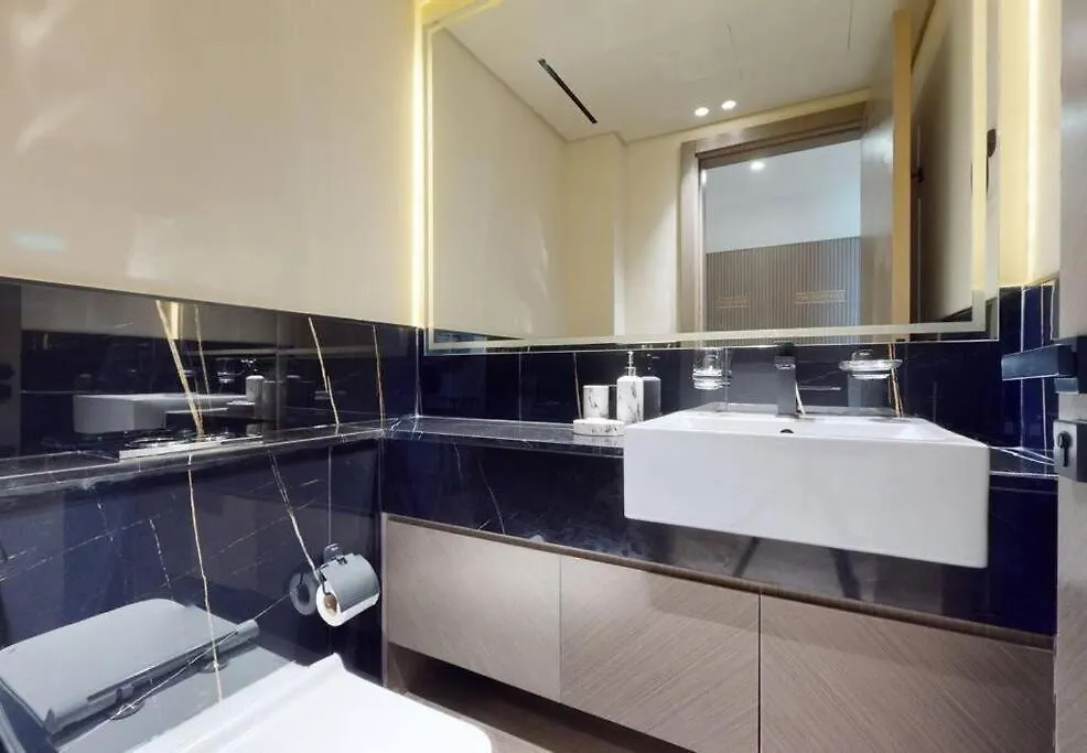 Luxury 3Br Designer Retreat With Parking At Binghatti Creek Dubaj Apartament